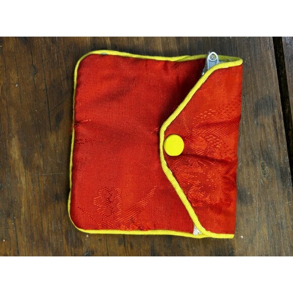 Vintage Light Green Jade Carved Pendant Charm & Satin Bag - Picture 8 of 9